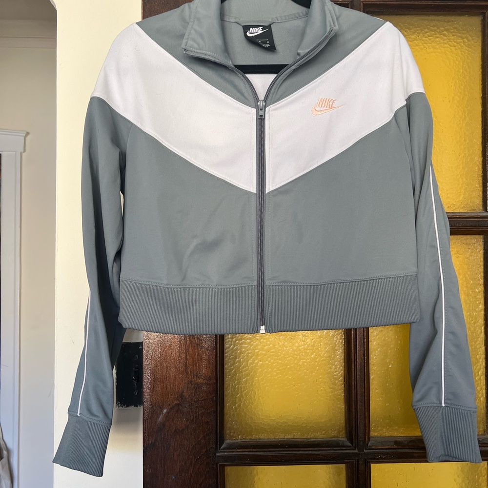 Nike cropped jacket